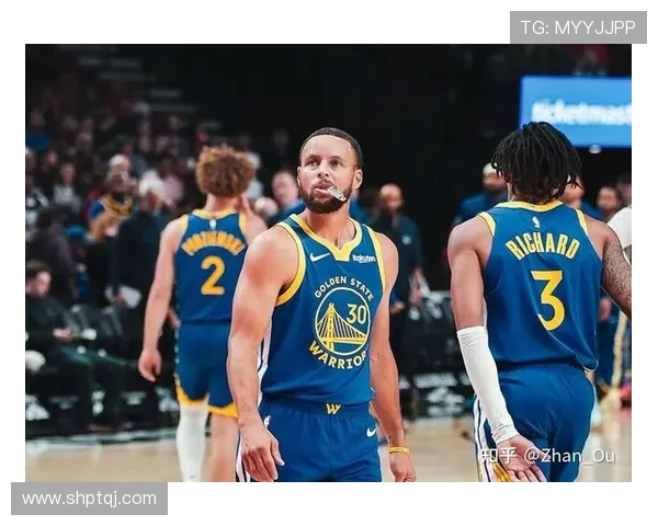 库里巴特勒都尽力，勇士角色球员遭完败，开拓者两将立大功