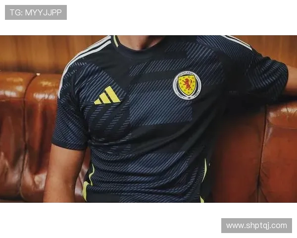 阿迪谢幕德国队26年战袍谍照融合历代夺冠经典灵感新亮相款式战服