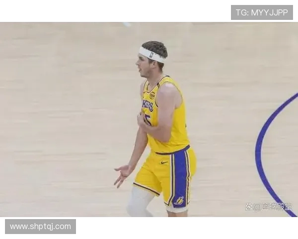 原创湖人108-106爵士 球员评价:8人及格,1人低迷